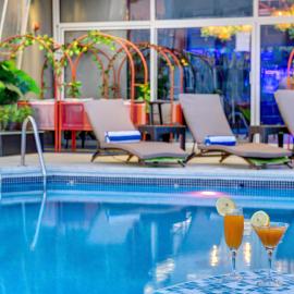 Howard Johnson Plaza by Wyndham Dubai Deira, hotel en Dubái