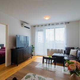 Flexible SelfCheckIns 93 - Zagreb - Garage - Balcony - Bedroom