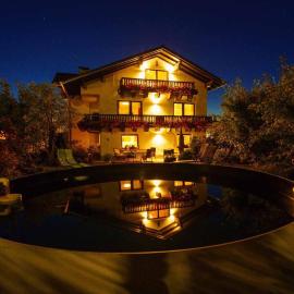 Teisnach में, होटल Beim Wartner - CHALETS & SUITEN