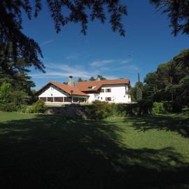 Hotel San Huberto, hotel u gradu Nono