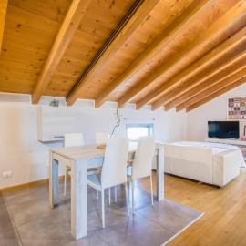 Stazione 200m - Wifi - Aria condizionata - Smart TV, hotel di Parma