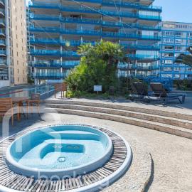 Tropical Paradise at Luxurious Ocean Village