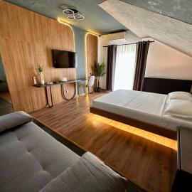 Prestige House Delux, hotel in Curtea de Argeş