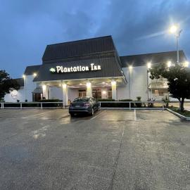 Plantation Inn, hotel di Houma