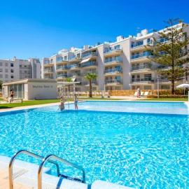 Marina Real II, 2 bedroom & 2 bathroom apartment with pool views, хотел в Дения