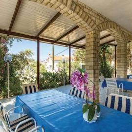 Apartments and rooms with parking space Banjol, Rab - 23468, hotel en Rab