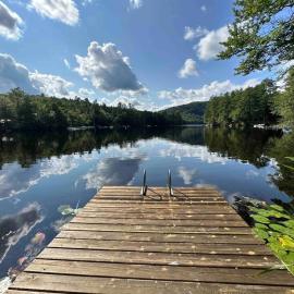 Toms Cabin on Lake Christopher, Hotel in Bryant Pond