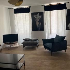 Bel appartement en plein cœur de Carpentras, hotel in Carpentras