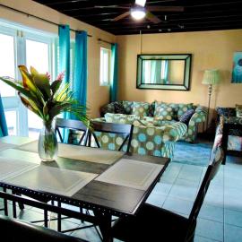 Seaside 2 Bedroom Oasis at 7 Miles Beach, Negril, Point Village, hotel v destinácii Negril