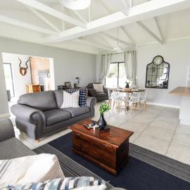 Modern 3 bedroom in the heart of PE, מלון בLorraine
