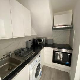 Cosy one bed flat - Colnbrook, hotel a Colnbrook
