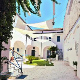 B&B SOGNANDO VIETRI e SPA ESCLUSIVA，阿韋爾薩的飯店