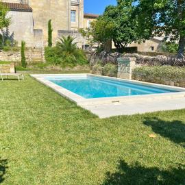 DE L'ART À LA MANIÈRE - Chambre d'Hôtes de Charme - 2 Suites Haut de Gamme - Idéal Couple & Famille - Piscine - Terrasse - Calme - 15min Saint-Émilion - EXPÉRIENCE Restauration d'Oeuvre d'Art, hotel a Branne