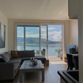 MJOS TOWER - Balcony Suite with lake view, hotel v mestu Ringsaker