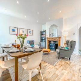 Sanderlings - holiday home close to beach