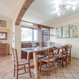 H11 OASI SERENA Parcheggio-Giardino, hotel v destinácii Taggia