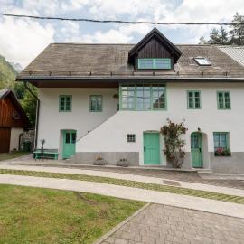 Pri Dopivcu, hotel in Log pod Mangartom