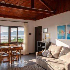 Piso superior:casa aconchegante à beira mar XS7441, hotel in São Francisco do Sul