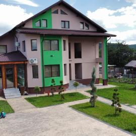 Viv House, hotel em Vălenii de Munte