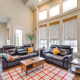 Dtwn Houston Home Near Stadiums: WFH Friendly!