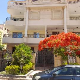 Double room in Villa Narges New Cairo, hotel in Cairo