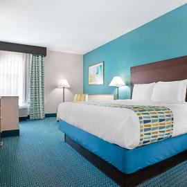 Best Western Plus Blue Angel Inn，彭薩科拉的飯店