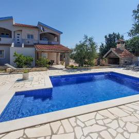 Beautiful Home In Sukosan