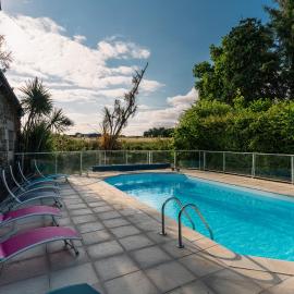 Viesnīca LOGIS Hôtel Kastell Dinec'h pilsētā Minihy-Tréguier