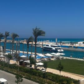 Marassi, Luxury Suite in Address Beach resort! service apartment, hotel a El Alamein