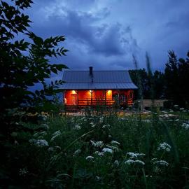 Chatka nad Jeziorem Czostków JustChill, hotell sihtkohas Czostków
