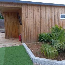Chalet container 60m2, hotel in La Neuville-du-Bosc