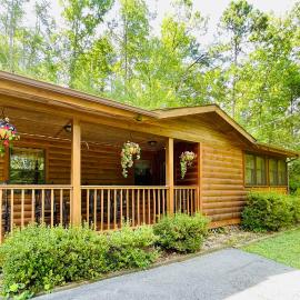 Smoky Mountain Enchanting Haven 3BR2BA Cabin, hotel a Sevierville