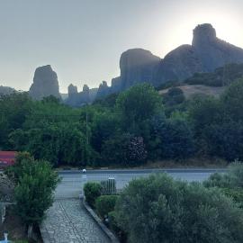 Pomegranate Tree House - Meteora