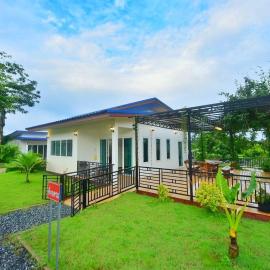 BaansuanThanisorn&Rolf บ้านสวนธนิสร & ร๊อฟ, hotel in Ban Nam Pen