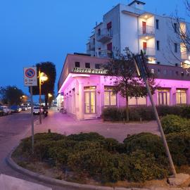 Hotel Fortuna، فندق في كيودجا