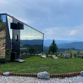 Pasul Palma Village-Mirror House, hotel sa Suceava