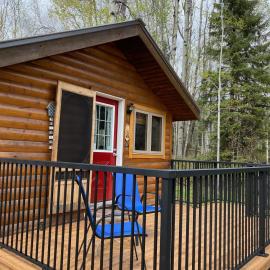 Rocky Mountain Cabins and Home, hotel v Goldene