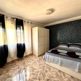 Cozy Flat with City & Beach, hotel in Puerto de Sagunto