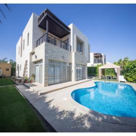 Villa With Private Pool In Beverly Hills (Allegria) -Sheikh Zayed, hotel in Sheikh Zayed