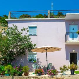 Nice Apartment In Stara Baska With House Sea View, Hotel in Stara Baška