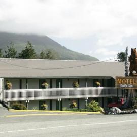 Pacific Rim Motel, хотел в Уклуелет