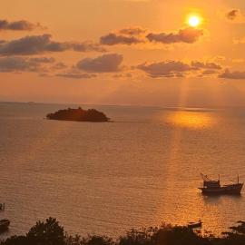 Kohrong Sea Views Bungalows, hotel di Pulau Koh Rong