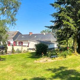 Maison charmante à Ombrée d'Anjou avec jardin et terrasse, hotel en Bourg-lʼÉvêque