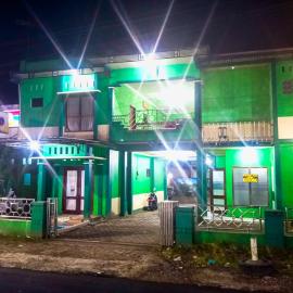 Puspa Tiara Syar'i Guci Mitra RedDoorz, хотел в Tuwel