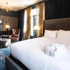 Midnight Sun, a Coast Hotel, hotel en Dawson City