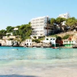 Hotel Pinos Playa, hotel a Cala Santanyi