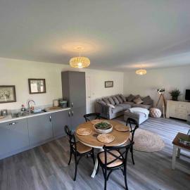 2 Bed Home in Shropshire, hotel in Market Drayton