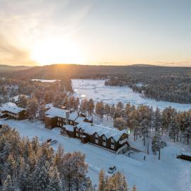 Wilderness Hotel Juutua, hótel í Inari
