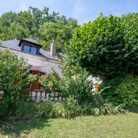 La petite maison sur la colline, hotel a Nazelles
