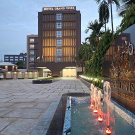 Hotel Grand Vista, hotel em Dimāpur